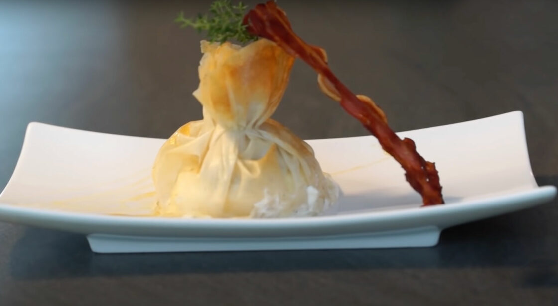 Croustillant de chèvre frais au miel et au lard séché